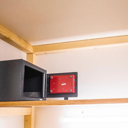 Capsule Hostel Logistic Вильнюс Экстерьер фото