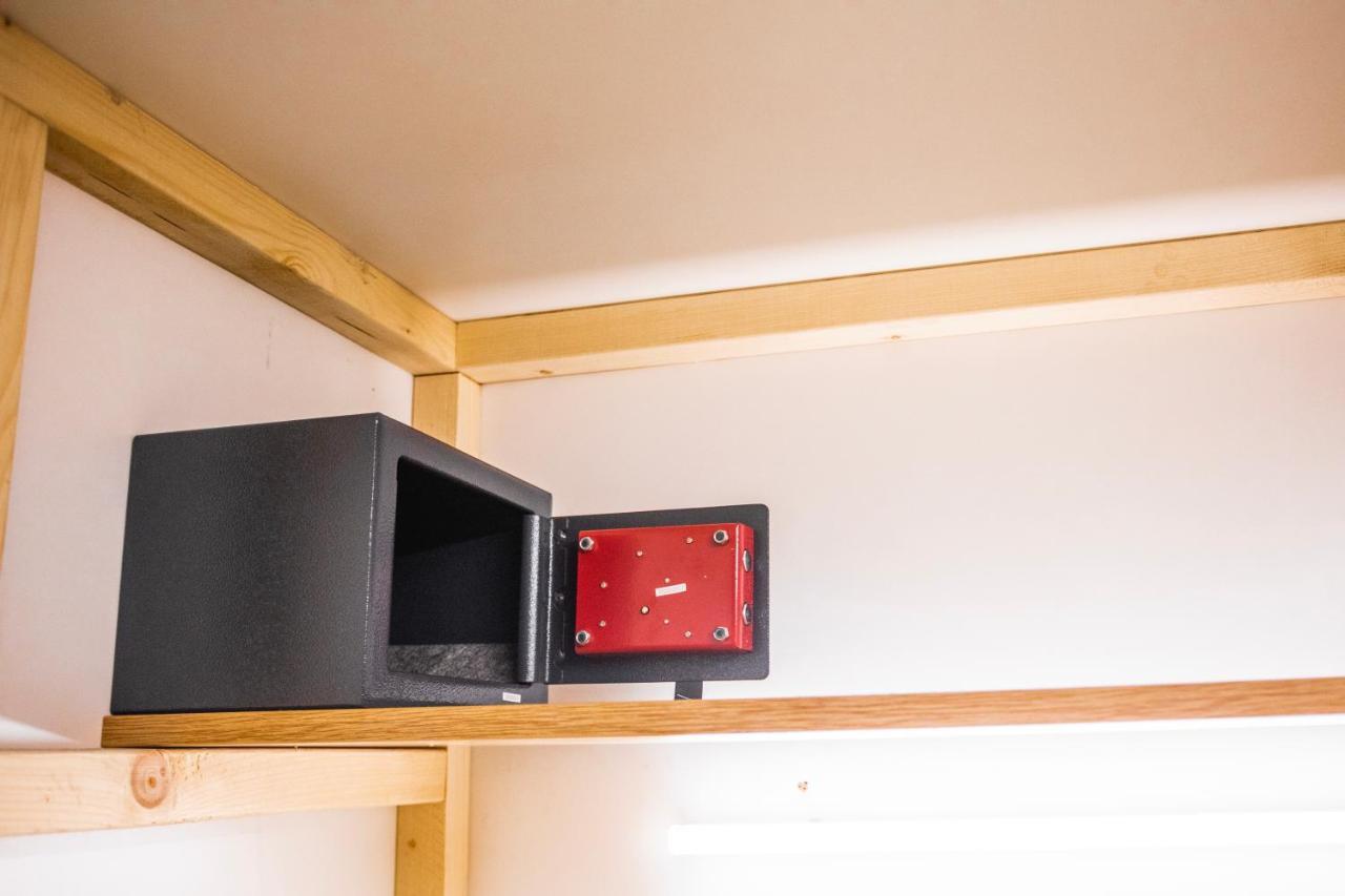 Capsule Hostel Logistic Вильнюс Экстерьер фото
