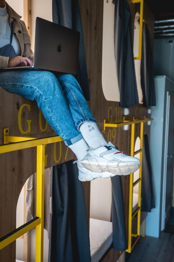 Capsule Hostel Logistic Вильнюс Экстерьер фото