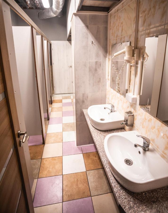 Capsule Hostel Logistic Вильнюс Экстерьер фото