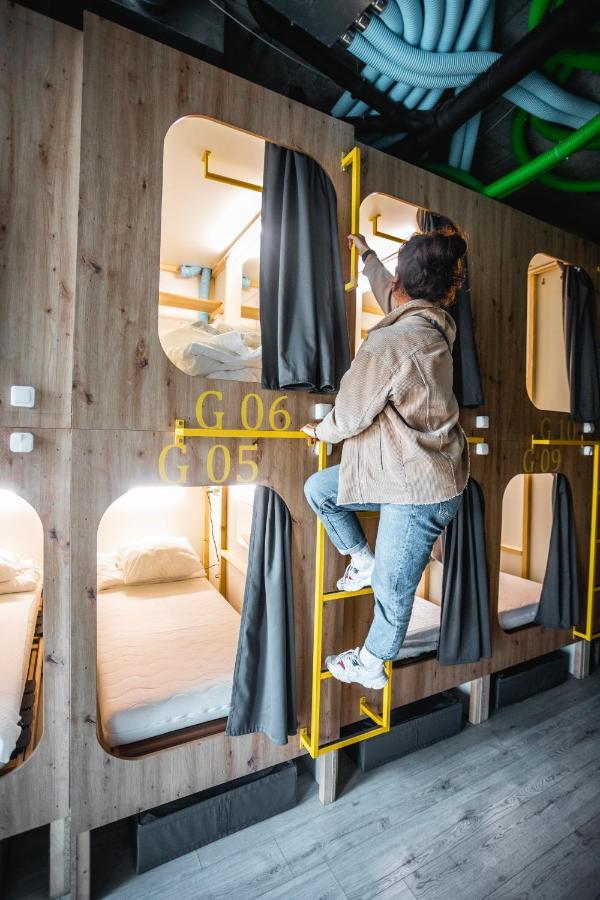 Capsule Hostel Logistic Вильнюс Экстерьер фото